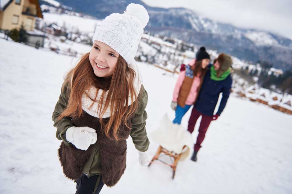 Jak zorganizować ferie zimowe w górach 2024 - czas na pobudzenie kreatywności u dzieci!