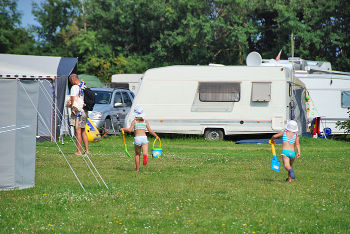 Gąski - Camping/Pole namiotowe AREK, Nadbrzeżna 18